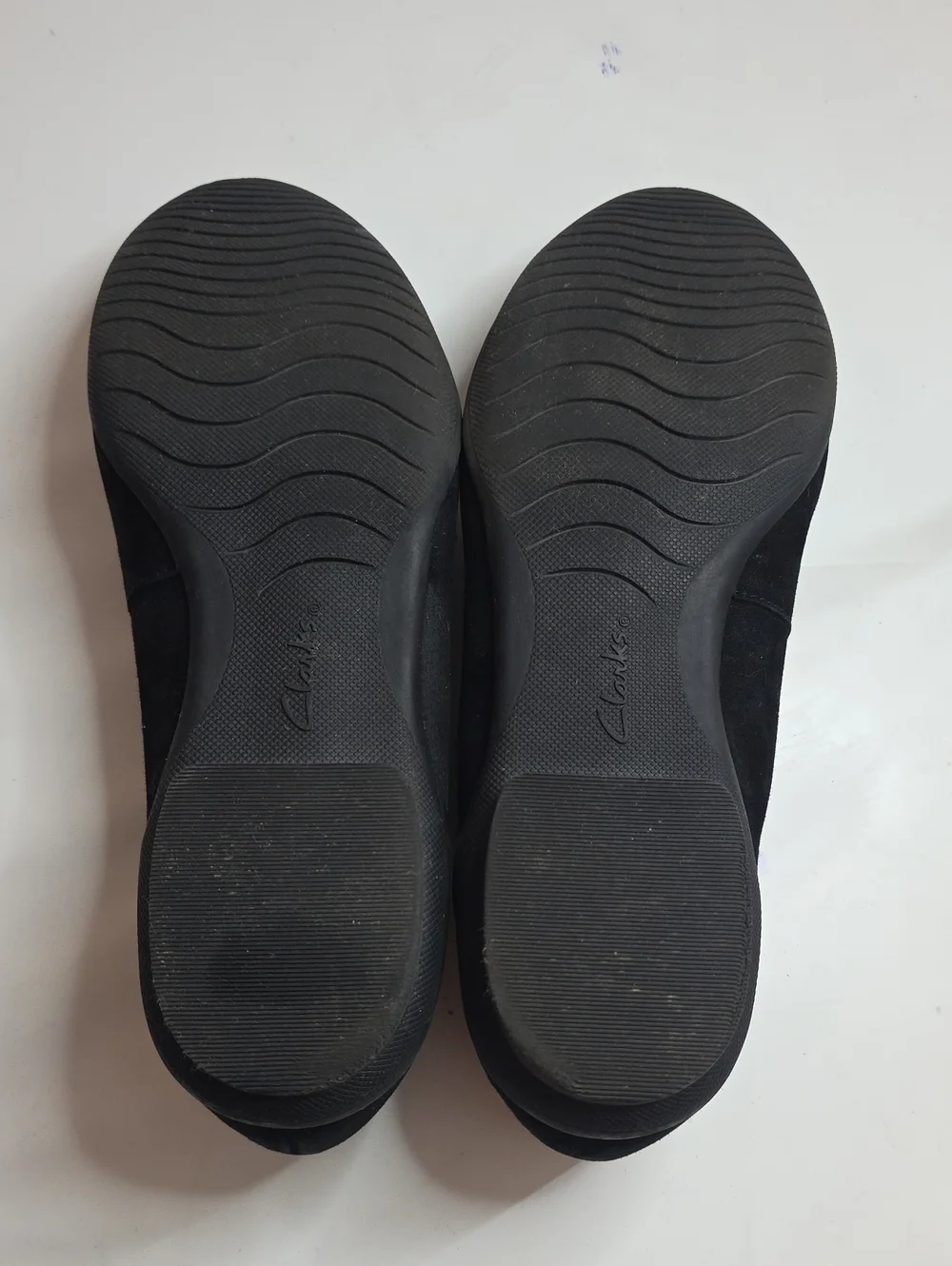 CLARKS SARA POPPY SLIP ON FLATS LOAFERS BLACK SUEDE VGUC LADIES SIZE 9.5 W